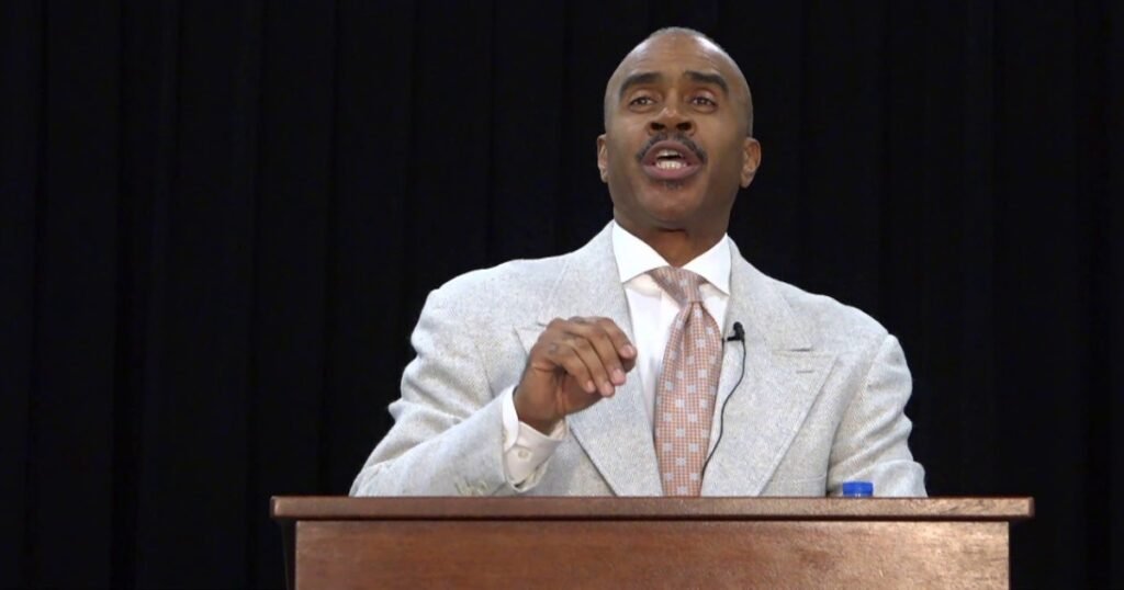 gino jennings church